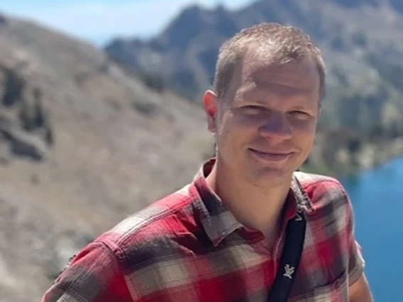 Headshot Jacob Hennig